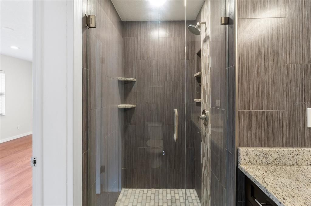 出租: $3,000 (3 贝兹, 2 浴室, 1300 平方英尺)