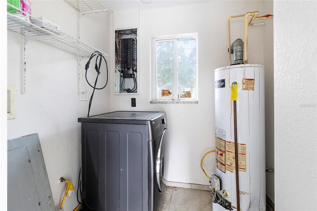 出租: $3,000 (3 贝兹, 2 浴室, 1300 平方英尺)