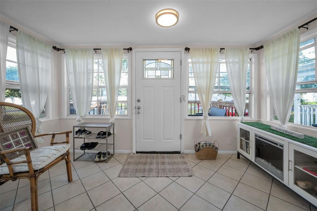 En Venta: $259,000 (2 camas, 2 baños, 1200 Pies cuadrados)