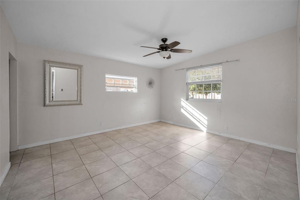 En Venta: $259,000 (2 camas, 2 baños, 1200 Pies cuadrados)