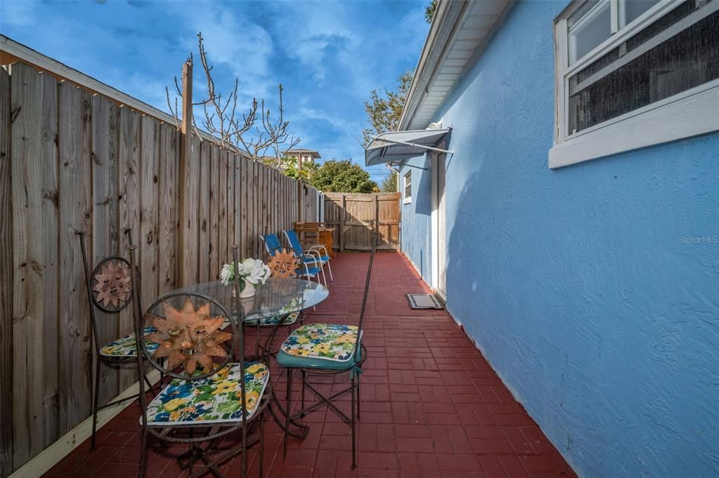 En Venta: $259,000 (2 camas, 2 baños, 1200 Pies cuadrados)