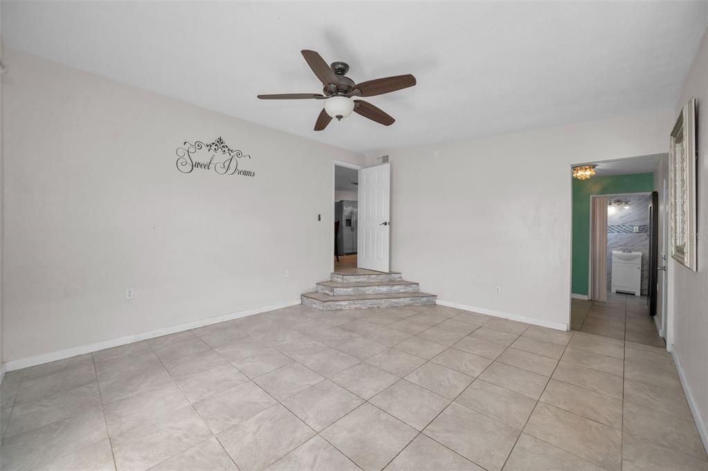 En Venta: $259,000 (2 camas, 2 baños, 1200 Pies cuadrados)