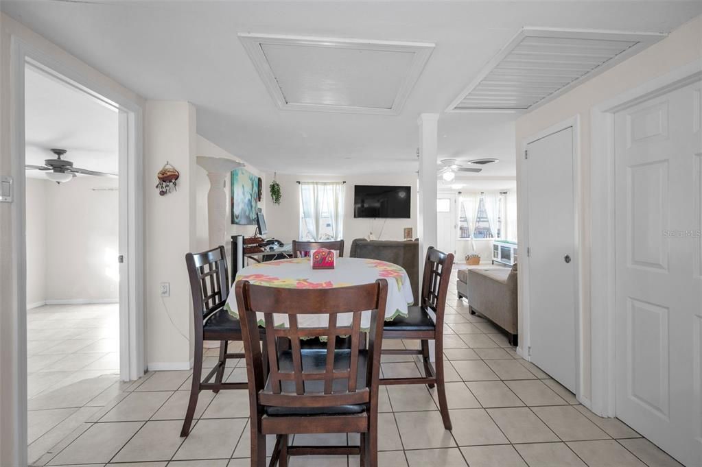 En Venta: $259,000 (2 camas, 2 baños, 1200 Pies cuadrados)