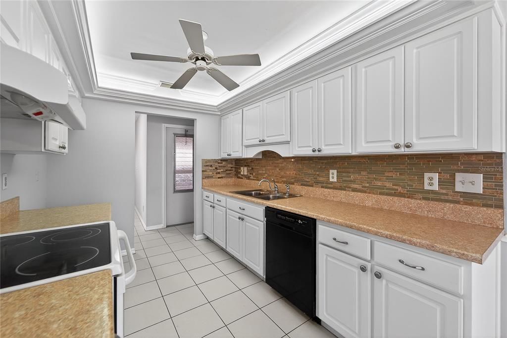 待售: $208,500 (2 贝兹, 2 浴室, 1857 平方英尺)