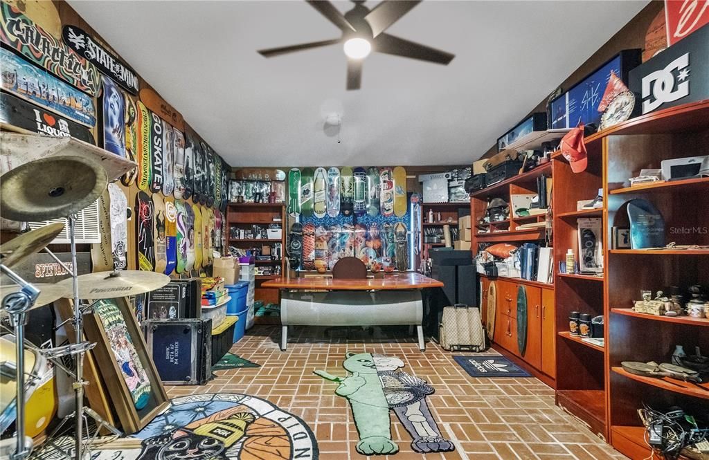 For Sale: $455,000 (2 beds, 1 baths, 1531 Square Feet)