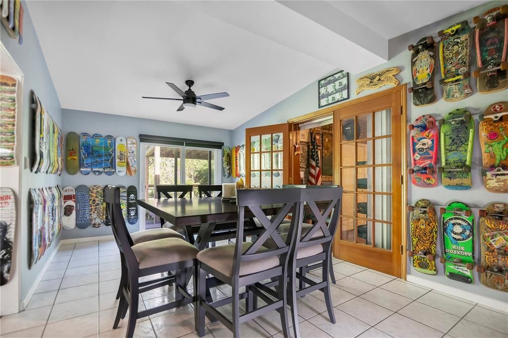 For Sale: $455,000 (2 beds, 1 baths, 1531 Square Feet)