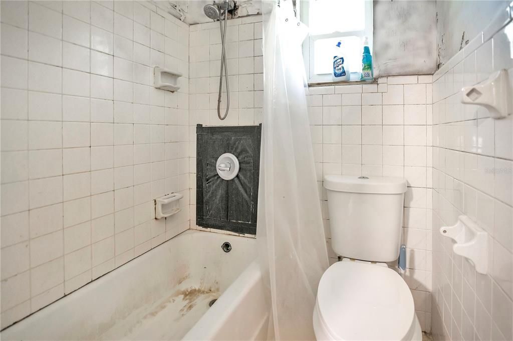 For Sale: $455,000 (2 beds, 1 baths, 1531 Square Feet)