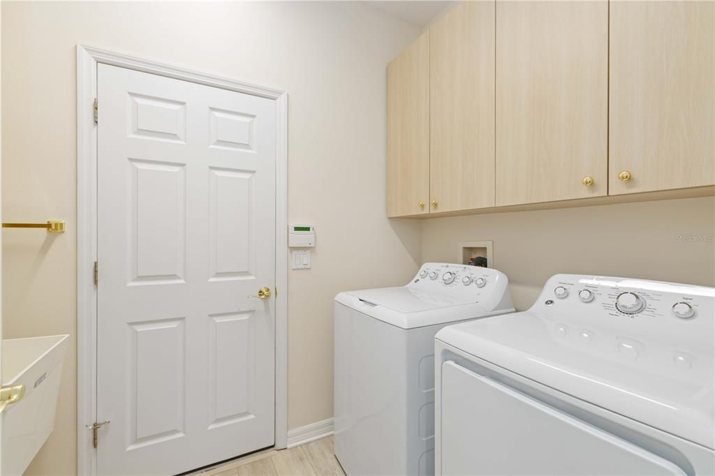 For Sale: $510,000 (2 beds, 2 baths, 1345 Square Feet)