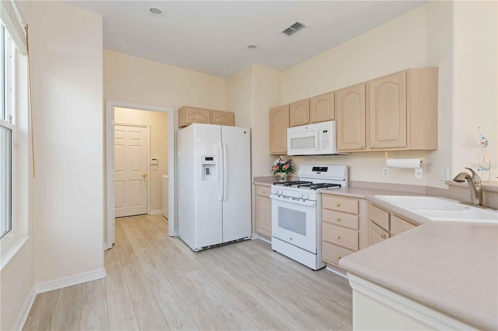 For Sale: $510,000 (2 beds, 2 baths, 1345 Square Feet)