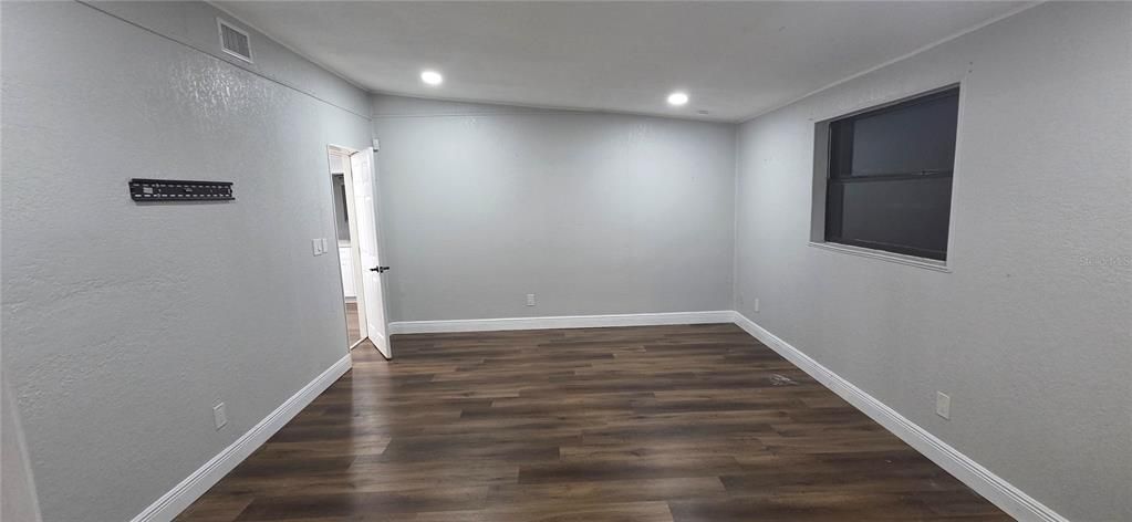 For Sale: $255,000 (3 beds, 2 baths, 1702 Square Feet)