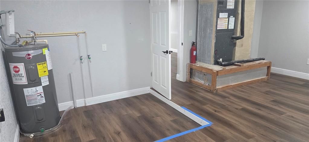 For Sale: $255,000 (3 beds, 2 baths, 1702 Square Feet)