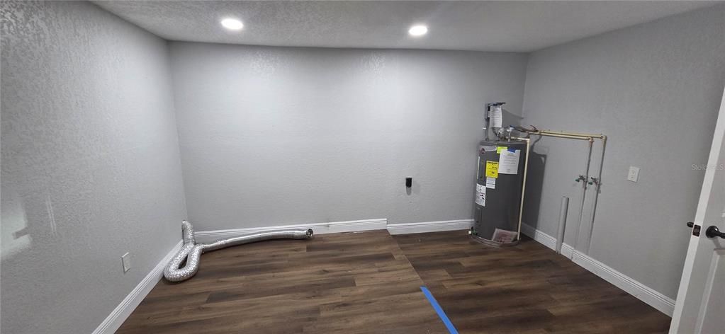 For Sale: $255,000 (3 beds, 2 baths, 1702 Square Feet)