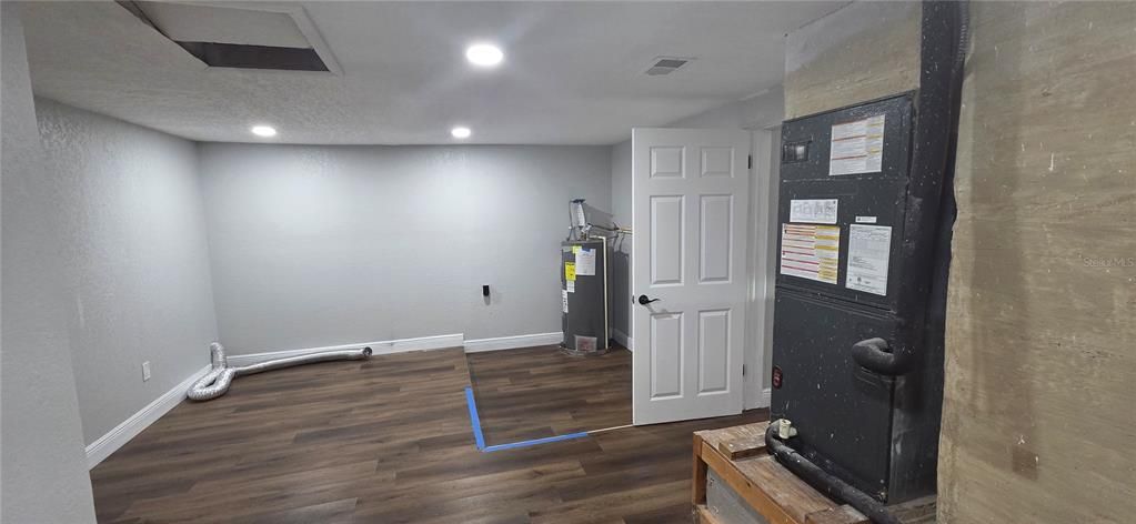 For Sale: $255,000 (3 beds, 2 baths, 1702 Square Feet)