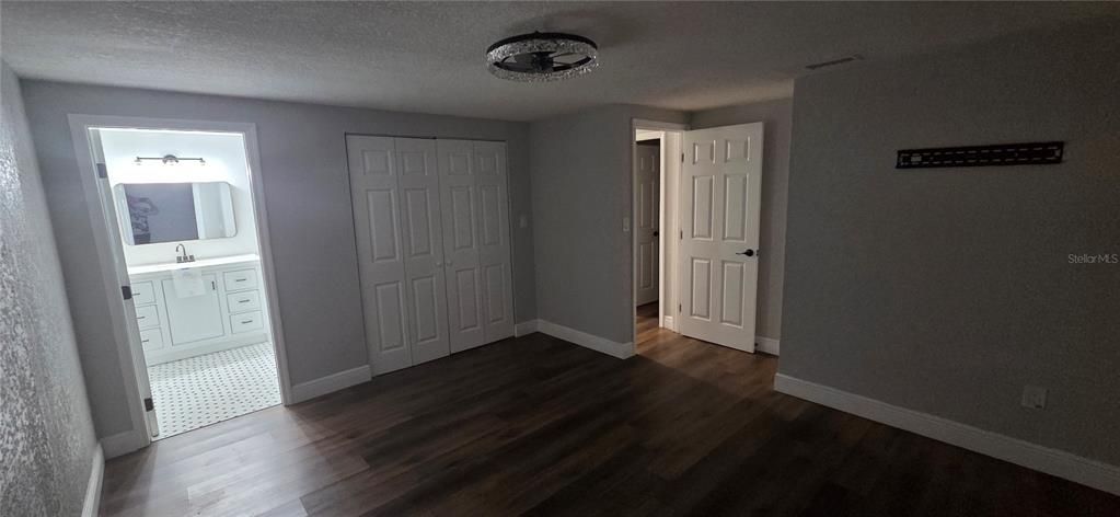 For Sale: $255,000 (3 beds, 2 baths, 1702 Square Feet)