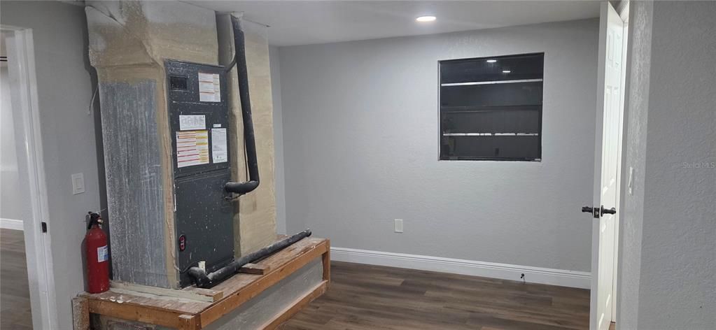 For Sale: $255,000 (3 beds, 2 baths, 1702 Square Feet)