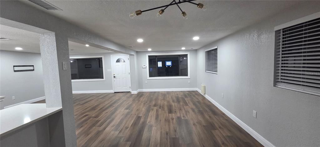 For Sale: $255,000 (3 beds, 2 baths, 1702 Square Feet)