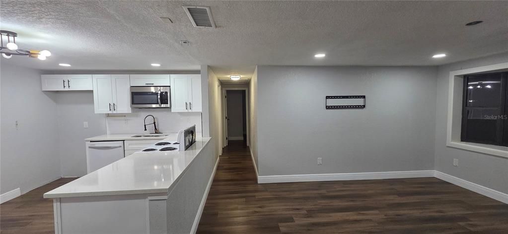 For Sale: $255,000 (3 beds, 2 baths, 1702 Square Feet)