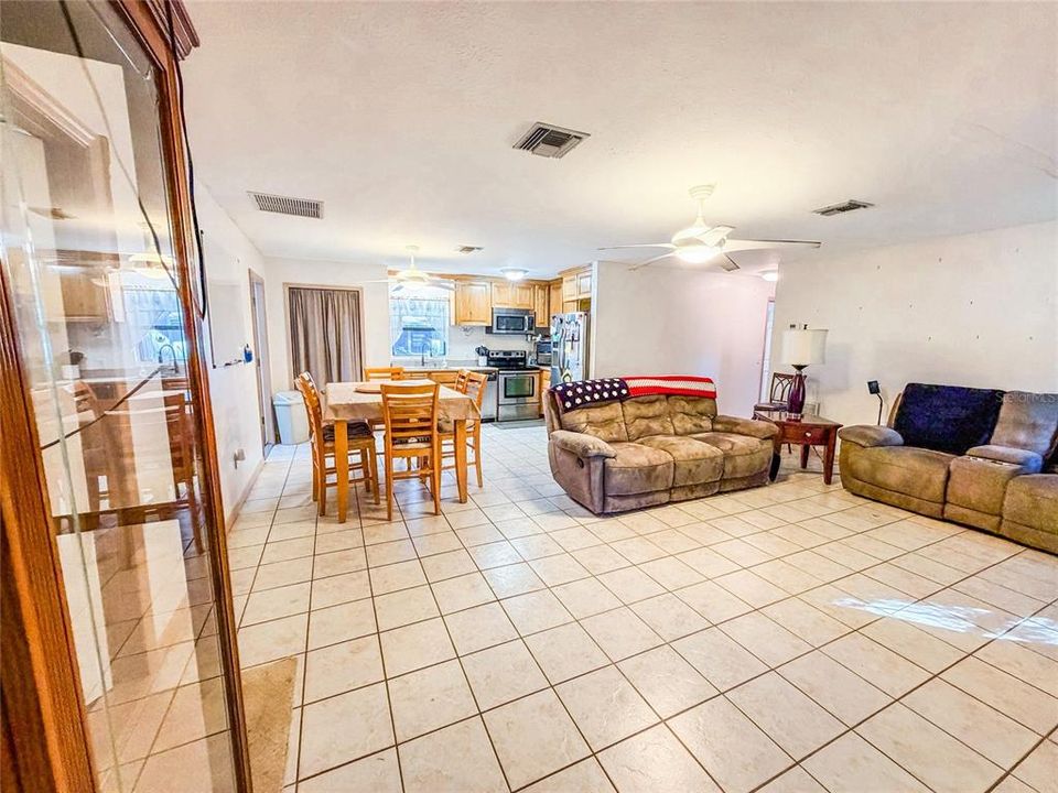 En Venta: $410,000 (3 camas, 1 baños, 1593 Pies cuadrados)