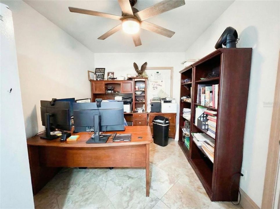 En Venta: $410,000 (3 camas, 1 baños, 1593 Pies cuadrados)