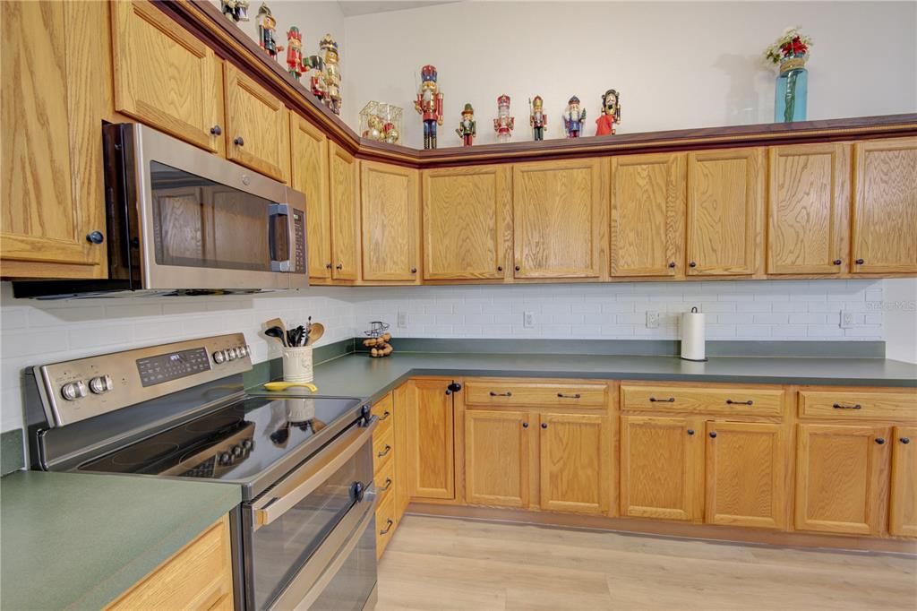 For Sale: $624,000 (4 beds, 3 baths, 2567 Square Feet)