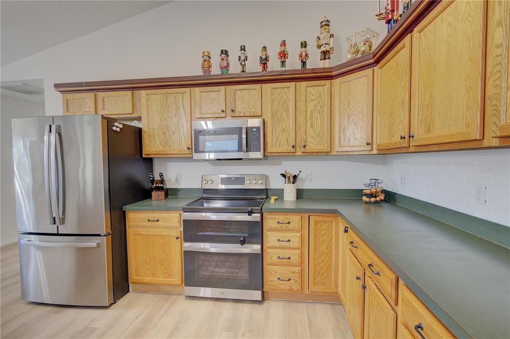 For Sale: $624,000 (4 beds, 3 baths, 2567 Square Feet)