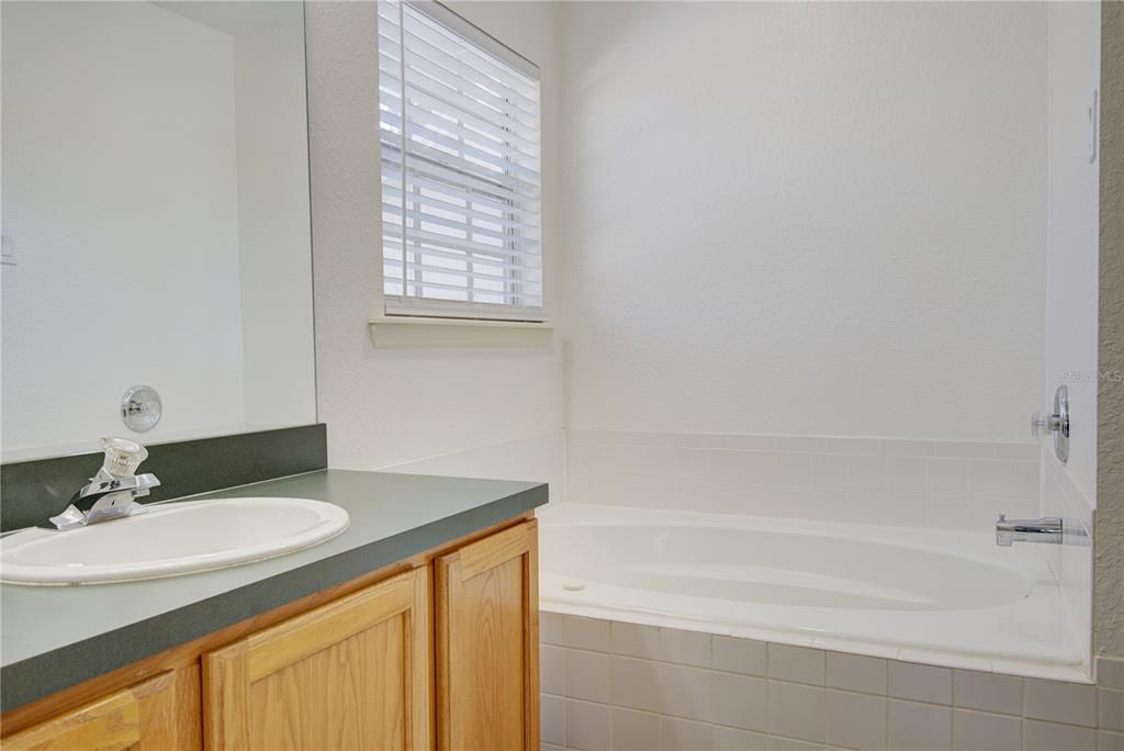 For Sale: $624,000 (4 beds, 3 baths, 2567 Square Feet)