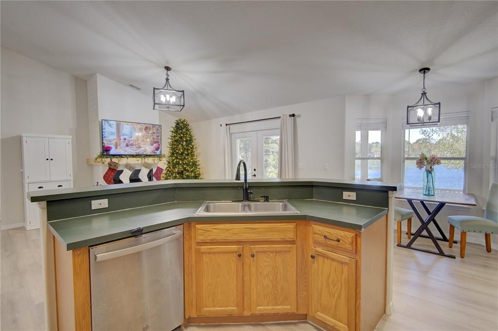 For Sale: $624,000 (4 beds, 3 baths, 2567 Square Feet)