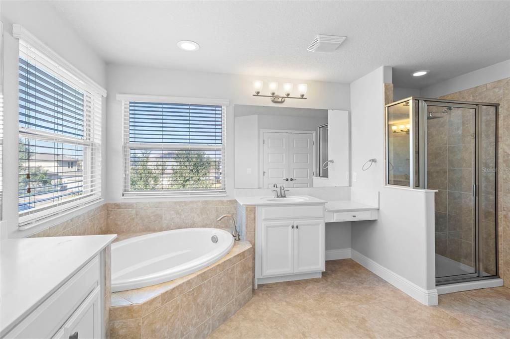 На продажу: $599,000 (4 спален, 3 ванн, 2696 Квадратных фут)