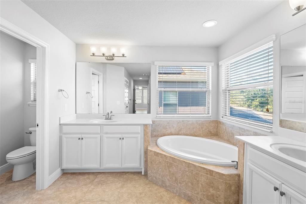 На продажу: $599,000 (4 спален, 3 ванн, 2696 Квадратных фут)