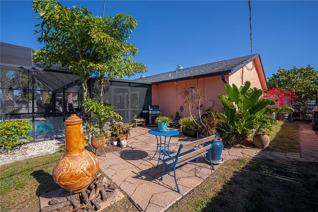 For Sale: $379,000 (2 beds, 2 baths, 1147 Square Feet)