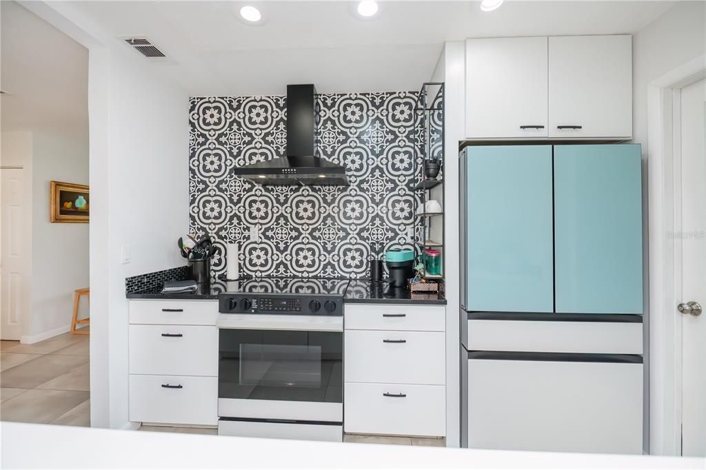 For Sale: $379,000 (2 beds, 2 baths, 1147 Square Feet)