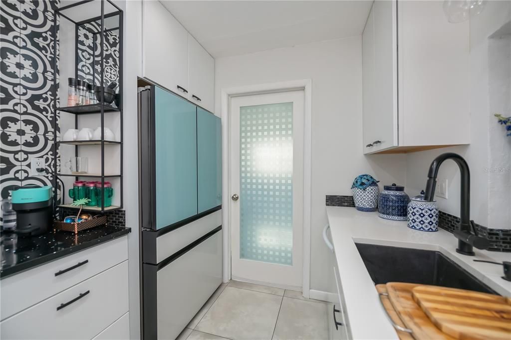 For Sale: $379,000 (2 beds, 2 baths, 1147 Square Feet)