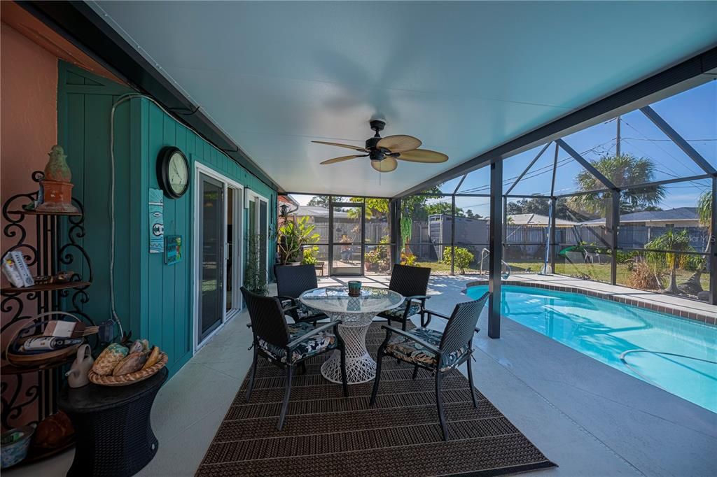 For Sale: $379,000 (2 beds, 2 baths, 1147 Square Feet)