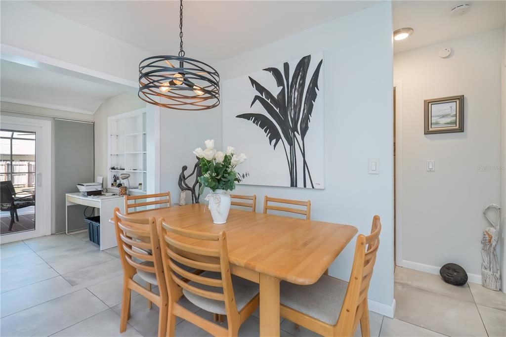 For Sale: $379,000 (2 beds, 2 baths, 1147 Square Feet)