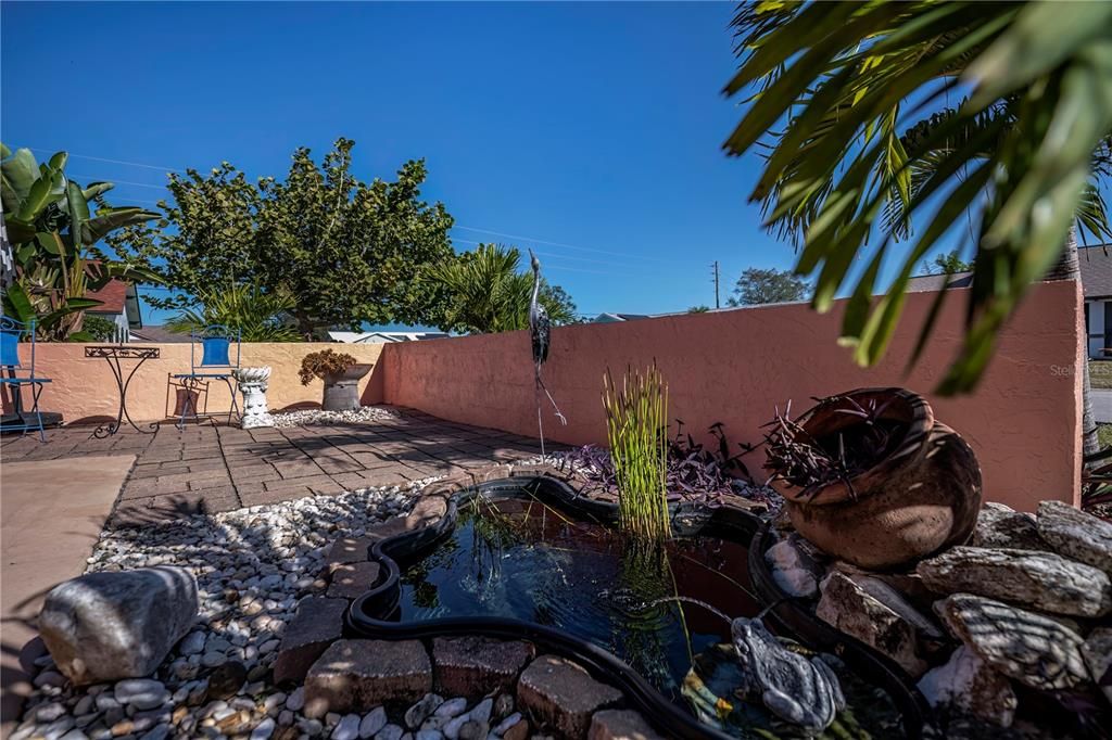 For Sale: $379,000 (2 beds, 2 baths, 1147 Square Feet)