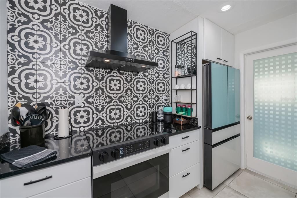 For Sale: $379,000 (2 beds, 2 baths, 1147 Square Feet)