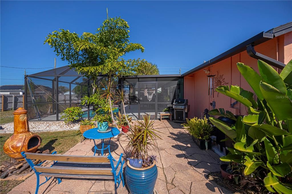 For Sale: $379,000 (2 beds, 2 baths, 1147 Square Feet)