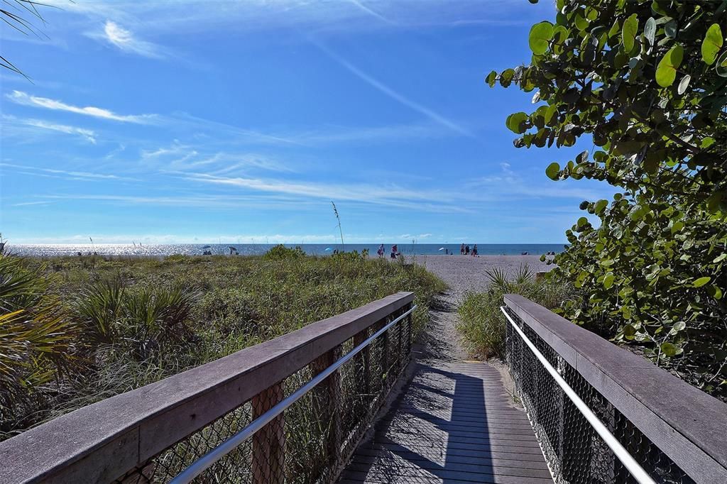 For Sale: $379,000 (2 beds, 2 baths, 1147 Square Feet)