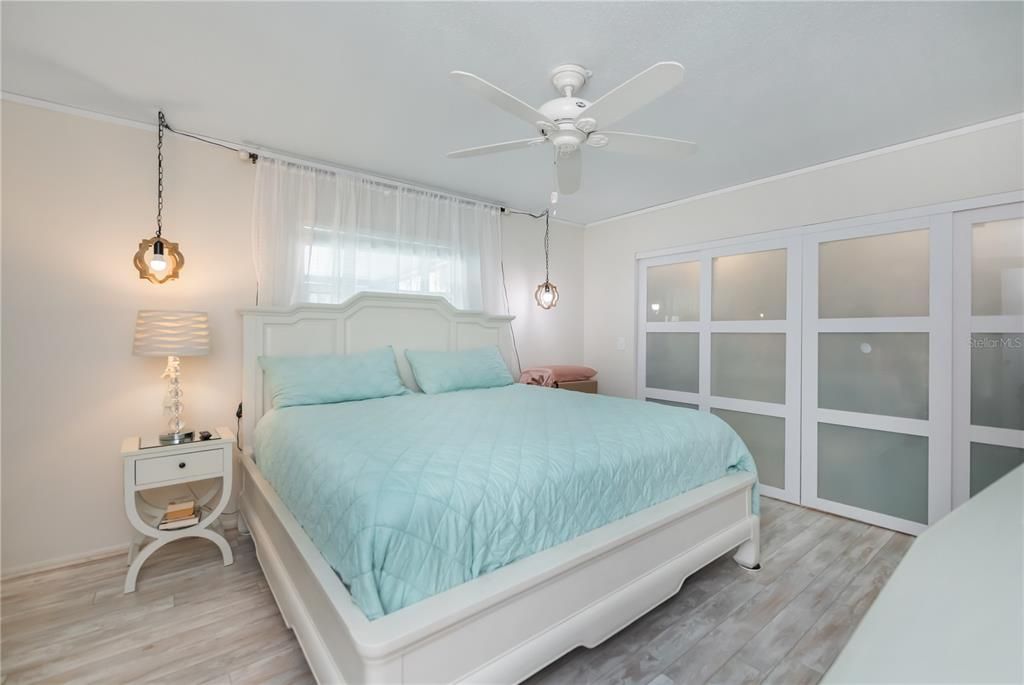 For Sale: $379,000 (2 beds, 2 baths, 1147 Square Feet)