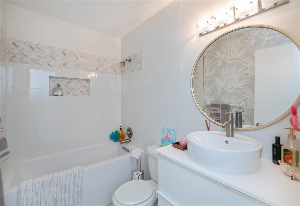 For Sale: $379,000 (2 beds, 2 baths, 1147 Square Feet)