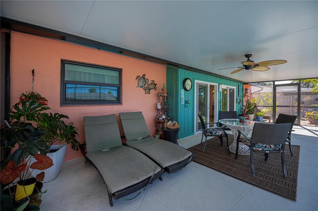 For Sale: $379,000 (2 beds, 2 baths, 1147 Square Feet)