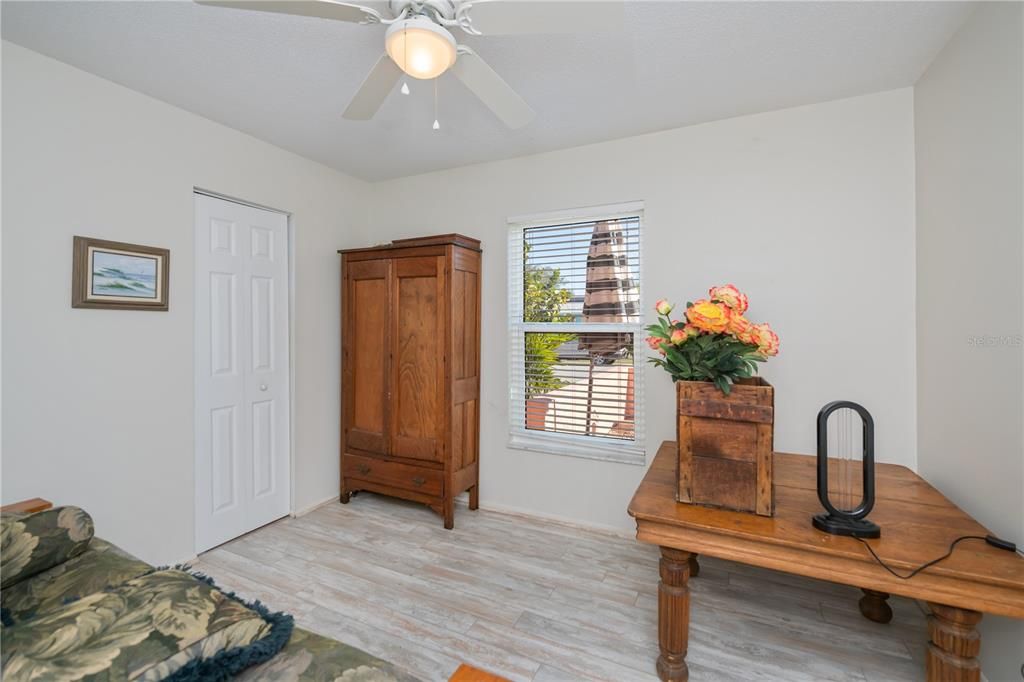 For Sale: $379,000 (2 beds, 2 baths, 1147 Square Feet)