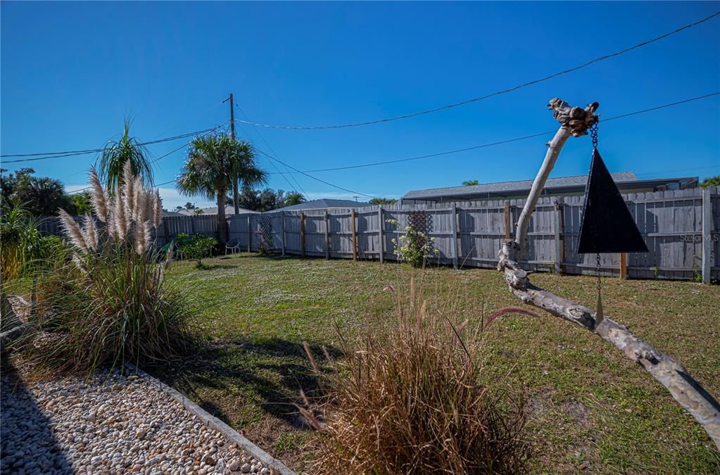 For Sale: $379,000 (2 beds, 2 baths, 1147 Square Feet)