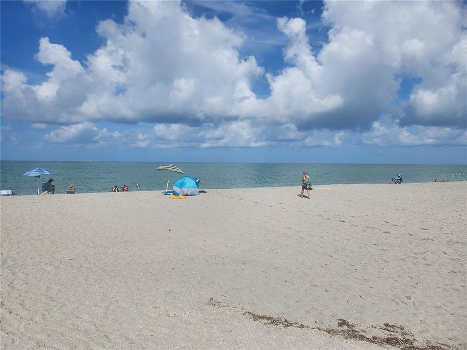 For Sale: $379,000 (2 beds, 2 baths, 1147 Square Feet)