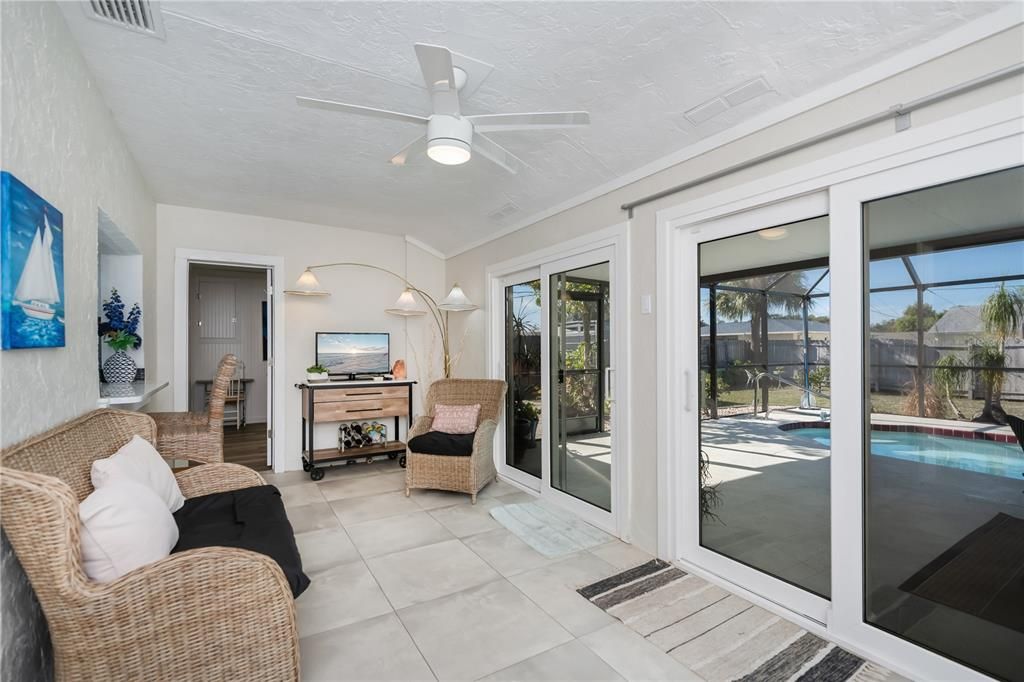 For Sale: $379,000 (2 beds, 2 baths, 1147 Square Feet)