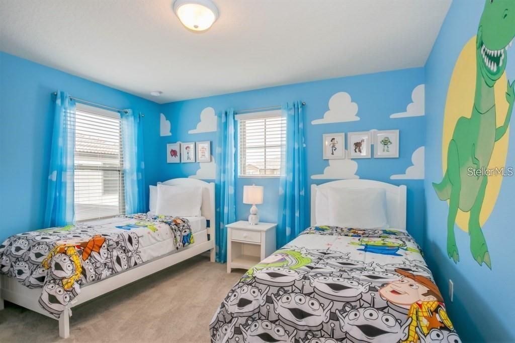 For Rent: $3,100 (5 beds, 5 baths, 2598 Square Feet)