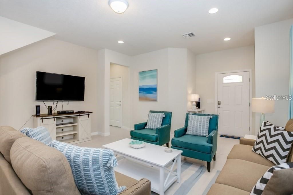 For Rent: $3,100 (5 beds, 5 baths, 2598 Square Feet)