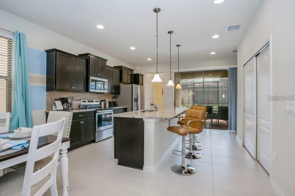 For Rent: $3,100 (5 beds, 5 baths, 2598 Square Feet)