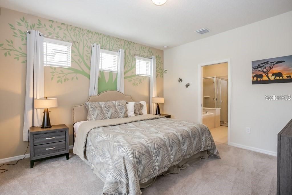 For Rent: $3,100 (5 beds, 5 baths, 2598 Square Feet)