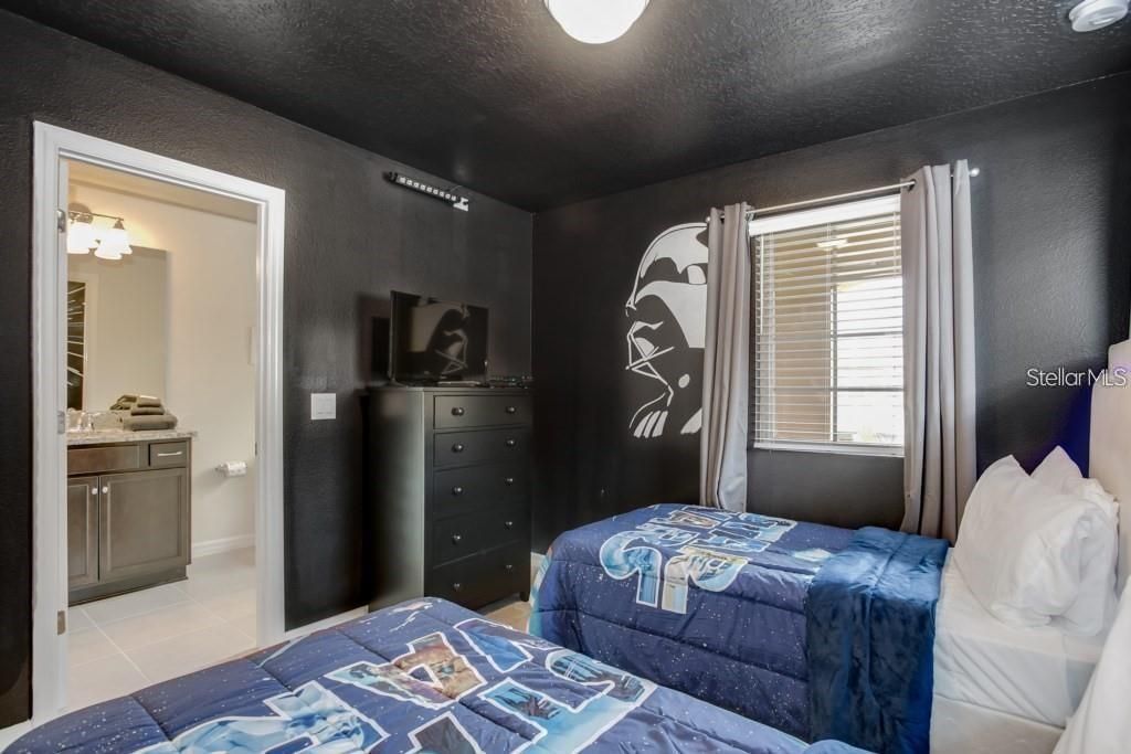 For Rent: $3,100 (5 beds, 5 baths, 2598 Square Feet)